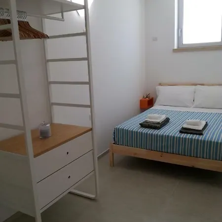 Guest house Ca Del Mar 4*