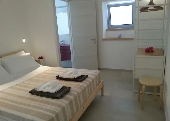 Guest house Ca Del Mar 4*